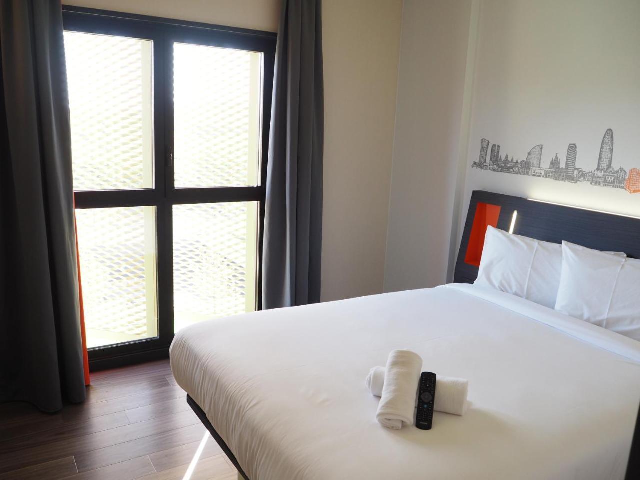 Easyhotel Barcelona Fira L'Hospitalet de Llobregat Exterior photo