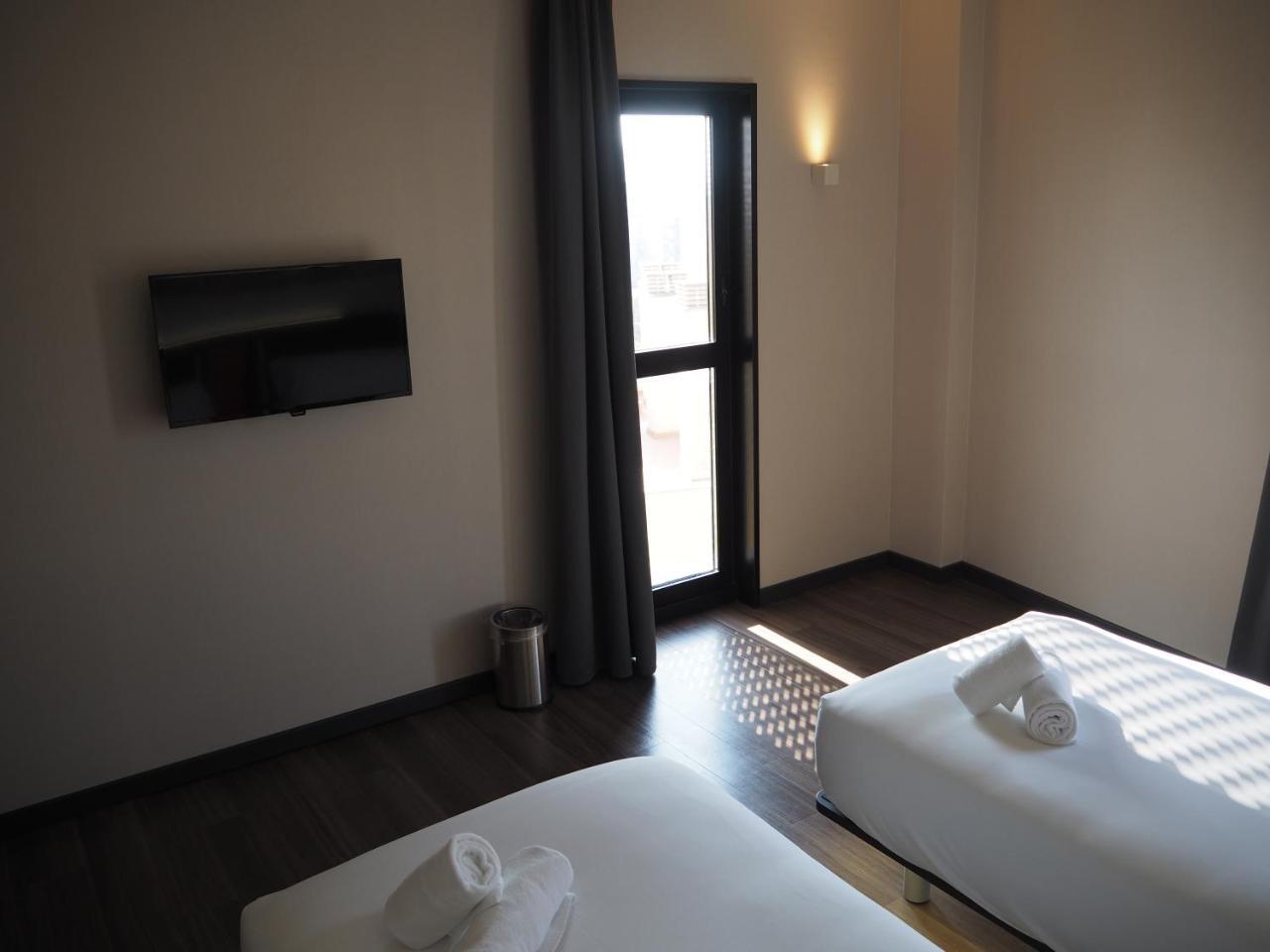 Easyhotel Barcelona Fira L'Hospitalet de Llobregat Exterior photo