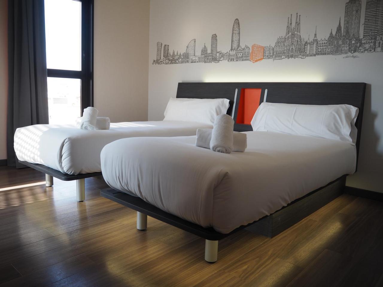 Easyhotel Barcelona Fira L'Hospitalet de Llobregat Exterior photo